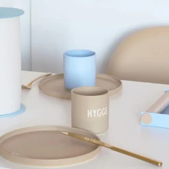 Becher|Cafécore<Design Letters Becher 8 cm Favourite Dänische Worte Hygge beige