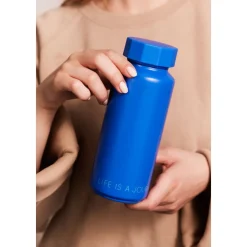 Thermosflaschen<Design Letters Thermoflasche 0,5 l Ton-auf-Ton Life is a journey blau