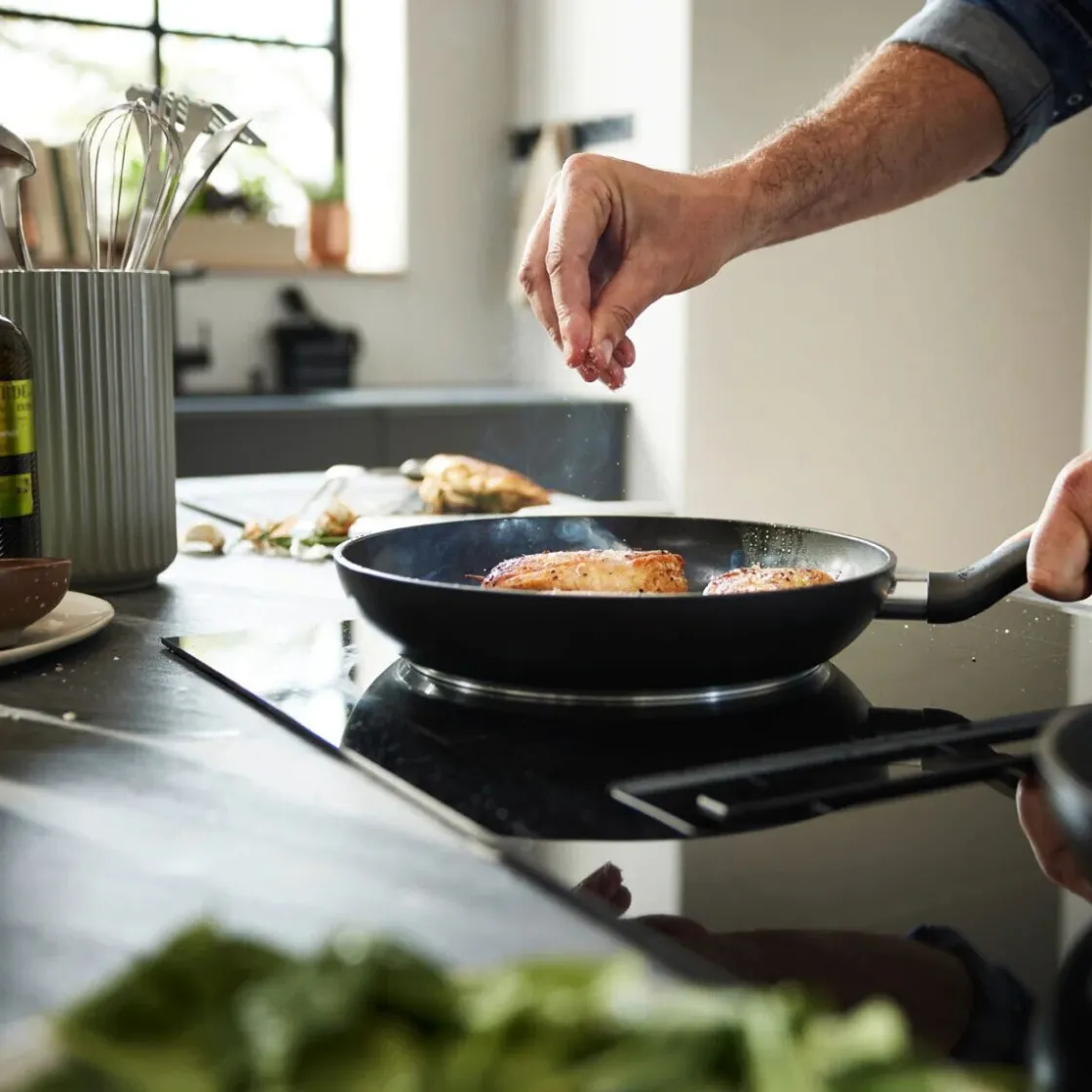 Fissler Pfanne Essential schwarz 24cm