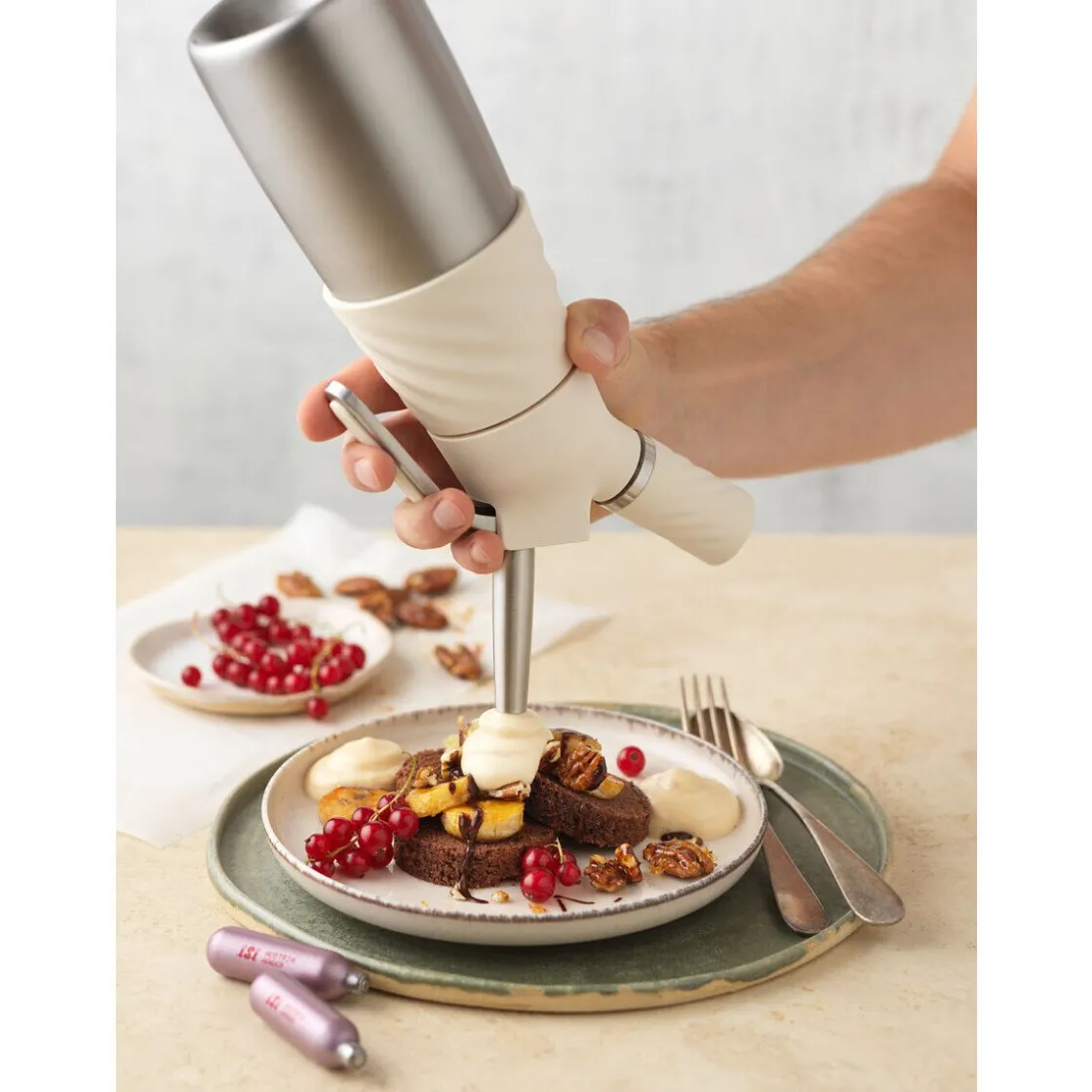 Essentials|Weihnachten<ISI Saucen-/Schlagsahnebereiter Creative Whip 0,5 l Premium weiß