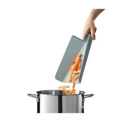 Joseph Joseph Schneidebrett faltbar 45x26 cm Chop2Pot Plus blassblau