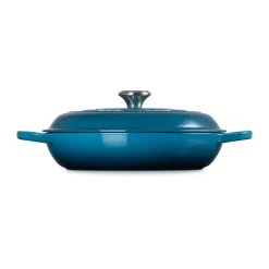 Spanischer Sommerurlaub<Le Creuset Gourmet-Profitopf mit Deckel 30 cm Signature Deep Teal