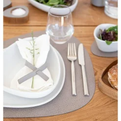 LINDDNA Tischset L 37x44 cm Curve Hippo warm grey