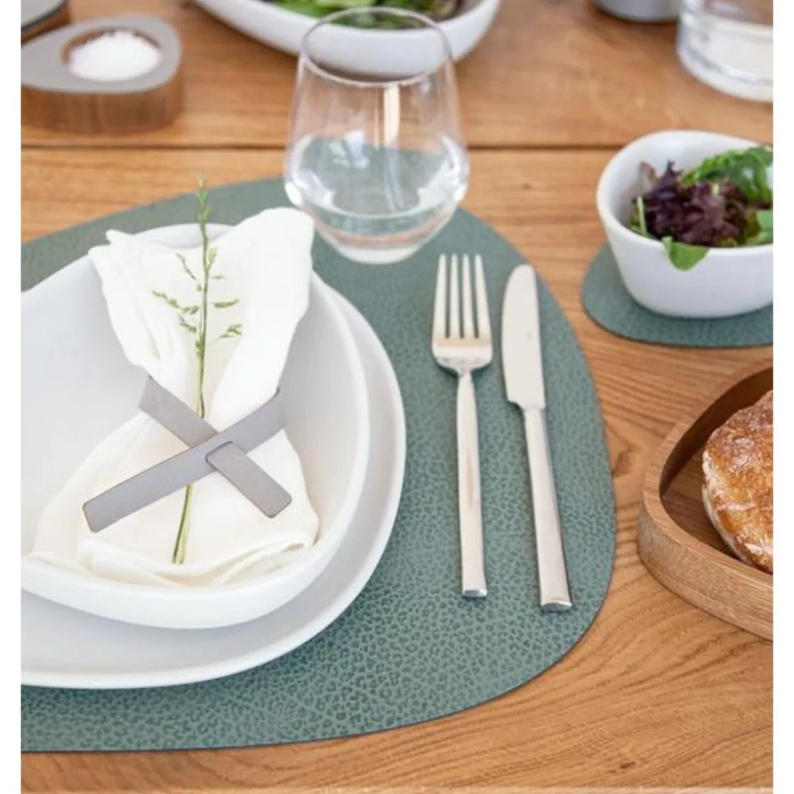 LINDDNA Tischset L 37x44 cm Curve Hippo pastel green