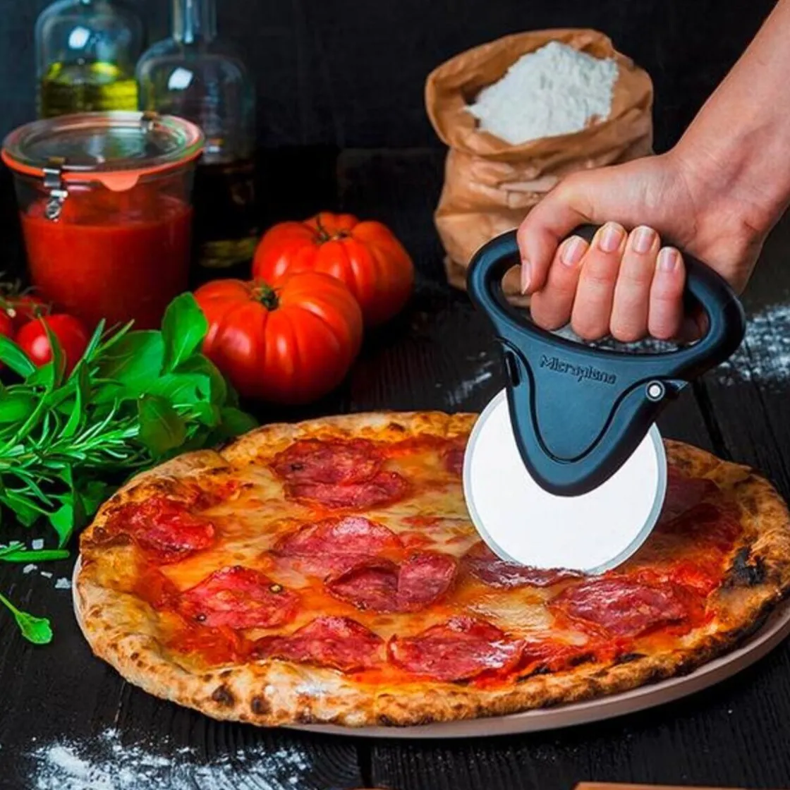 Microplane Pizza Schneider schwarz