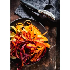 20 Jahre Tischwelt|Spanischer Sommerurlaub<Microplane Profi-Schäler 18 cm Speciality schwarz