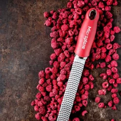 Messer & Co. Entdecken<Microplane Zester-Reibe 32 cm Premium Classic granatapfelrot