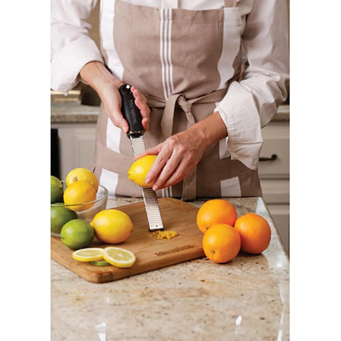 Pizza|Salat Zubehör<Microplane Zester-Reibe 32 cm Premium Classic schwarz