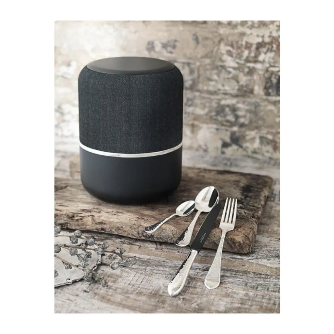 Versilbertes Besteck|Echtsilber Besteck<Robbe & Berking The Box - Martele 150 g versilbert inkl. 24-tlg Besteckset Frozen Black