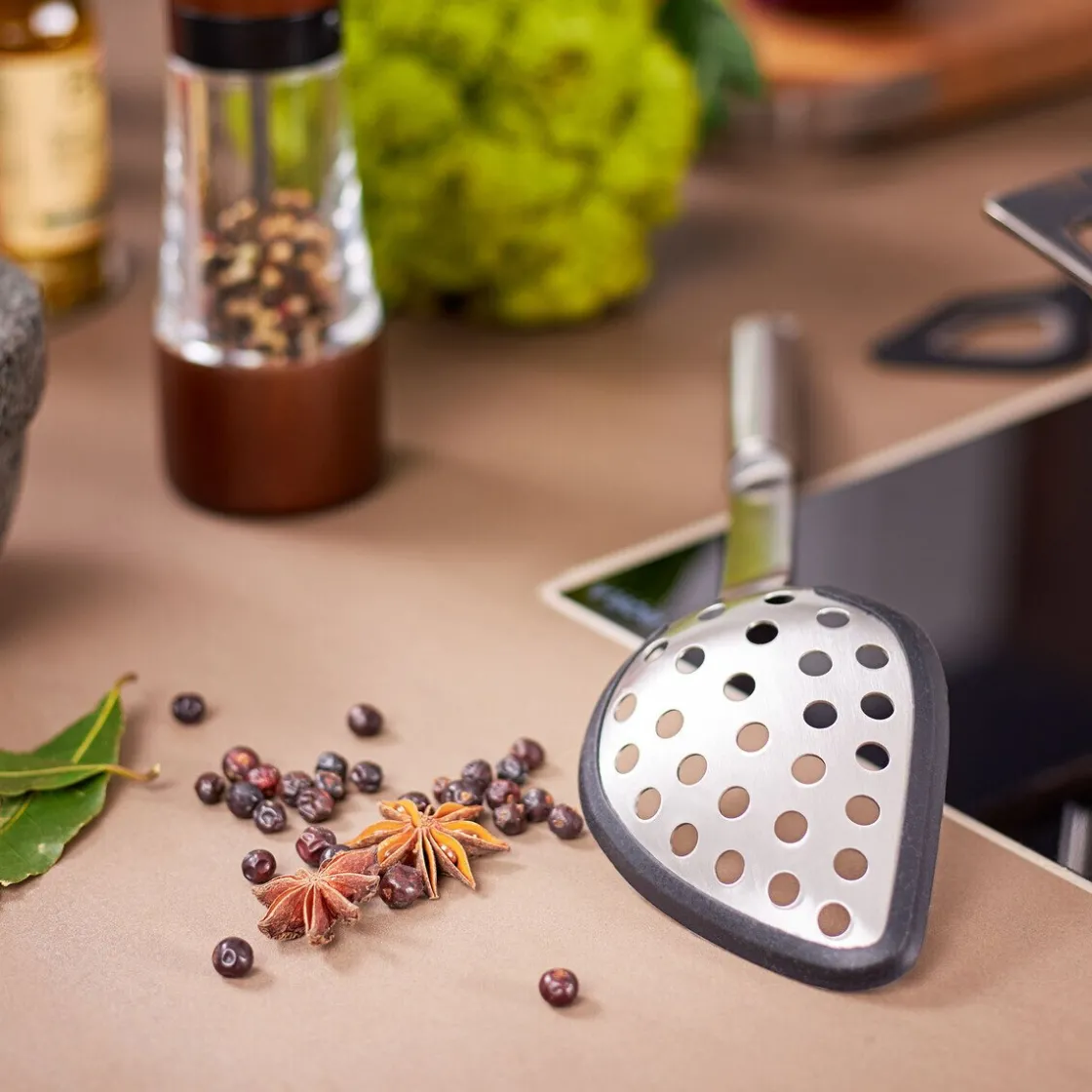 Rösle Multifunktionslöffel Rundgriff mit Silikonrand 34,5cm