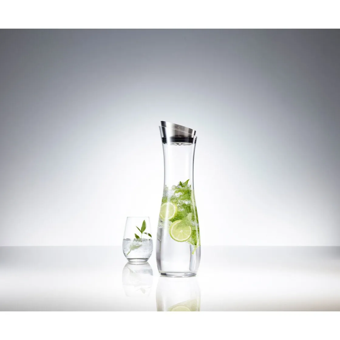 Karaffen<Schott Zwiesel Karaffe mit Schwingdeckel 1,0 l Fresca klar