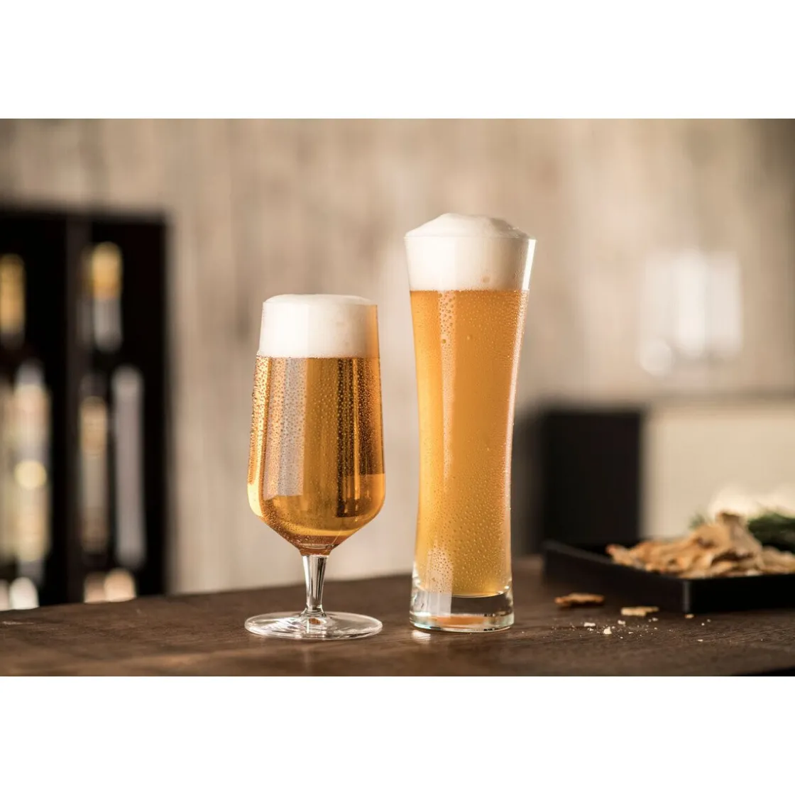 Weizenglas<Schott Zwiesel Weizenbierglas groß 4er-Set Beer Basic mit Moussierpunkt klar