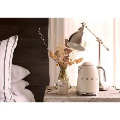 Essentials<Smeg Wasserkocher KLF03 1,7 l 2400 W 50’s Style creme