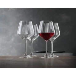 Weingläsersets<Spiegelau Burgunderglas 4er-Set Lifestyle klar